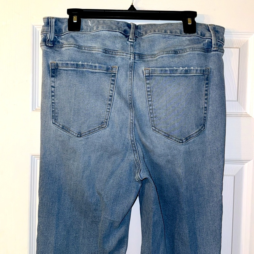 Lane Bryant Signature Fit Mid Rise Boot Flex Magic Waistband Light Wash - Picture 4 of 8